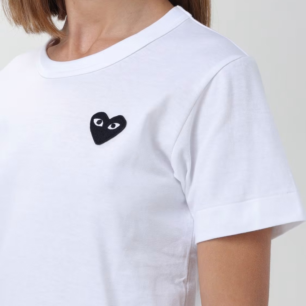 COMME DES GARÇONS PLAY COTTON HEART TSHIRT 🔥HOST PICK🔥